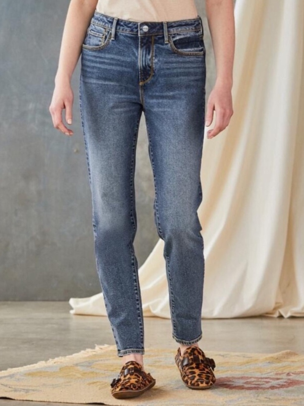 Driftwood High Rise Straight Leg Jean Giselle Size 27 Medium Blue Denim